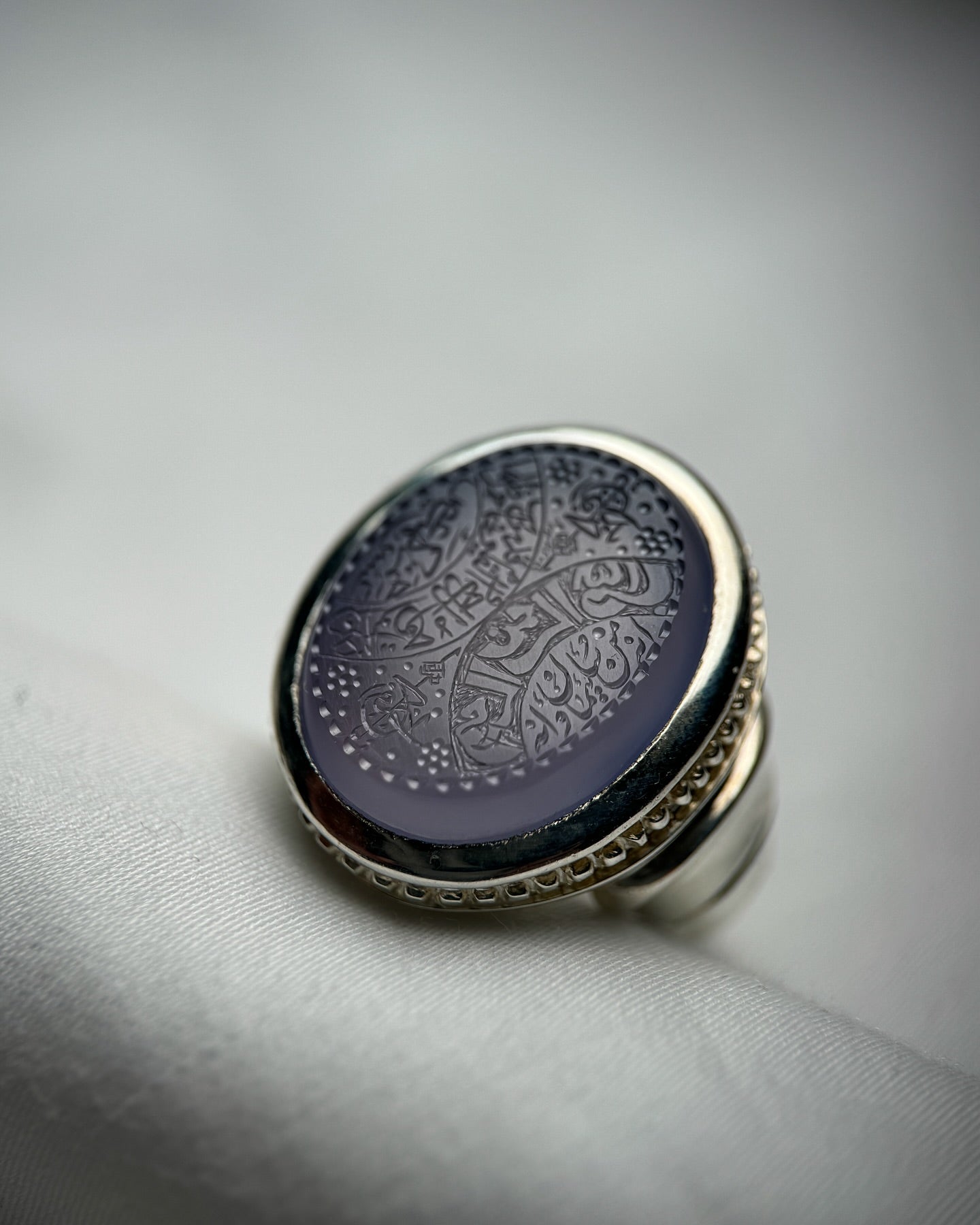 Plain sliver Ring with crafted Haqeeq